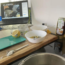 Laden Sie das Bild in den Galerie-Viewer, Online Workshop: Kosmetik-Detox - wenn weniger mehr ist